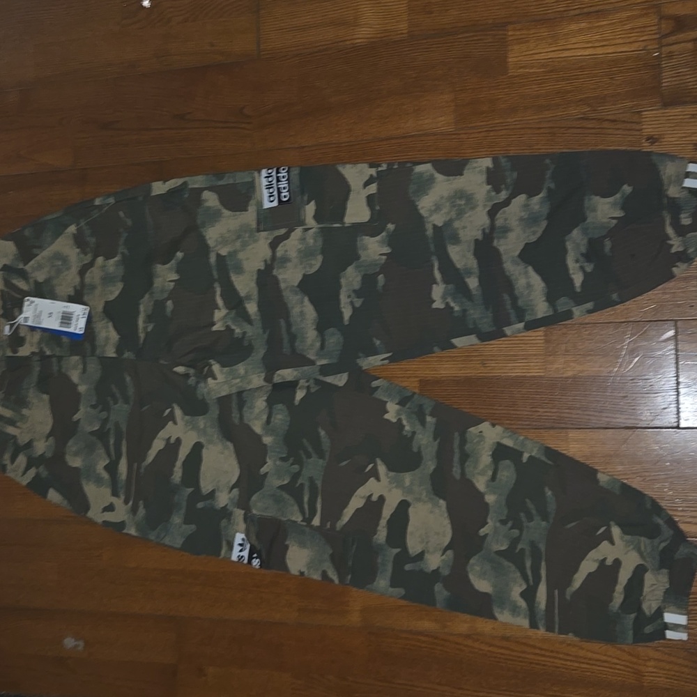 NWT Adidas Camouflage Cargo Track Pants Size XS - Picture 2 of 8